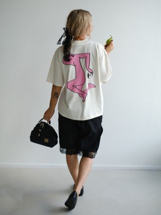 Chceš mít jistotu? Naděl si ji sám a nečekej do Štědrého dne. Růžový Bean Boss rozzáří každý outfit i směnu. Ilustraci...